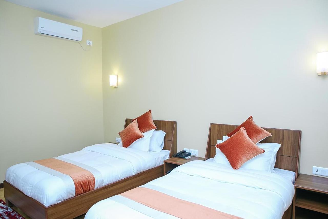 Hotel Glory Garden Pokhara Exterior photo