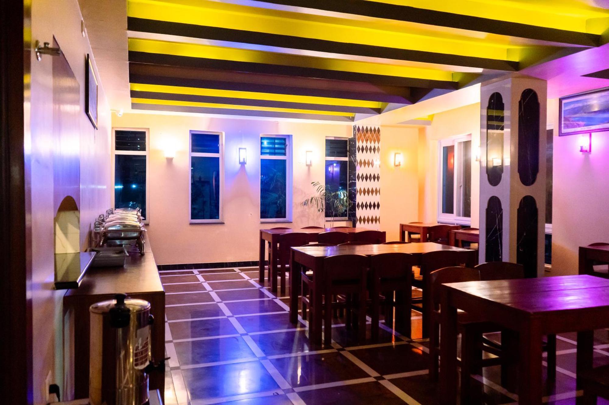 Hotel Glory Garden Pokhara Exterior photo