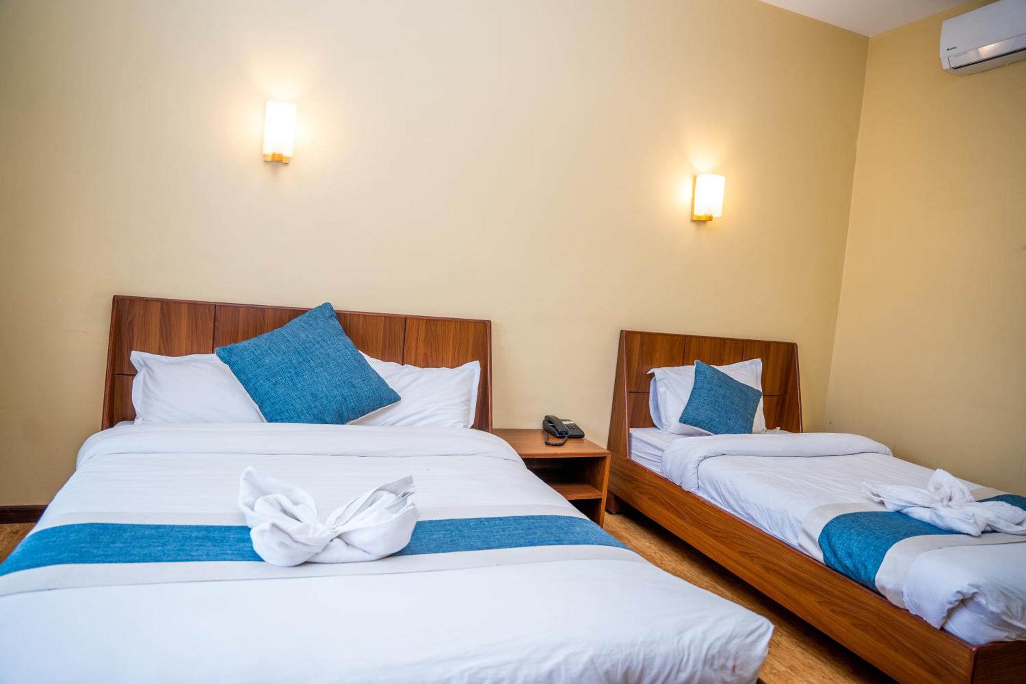 Hotel Glory Garden Pokhara Room photo