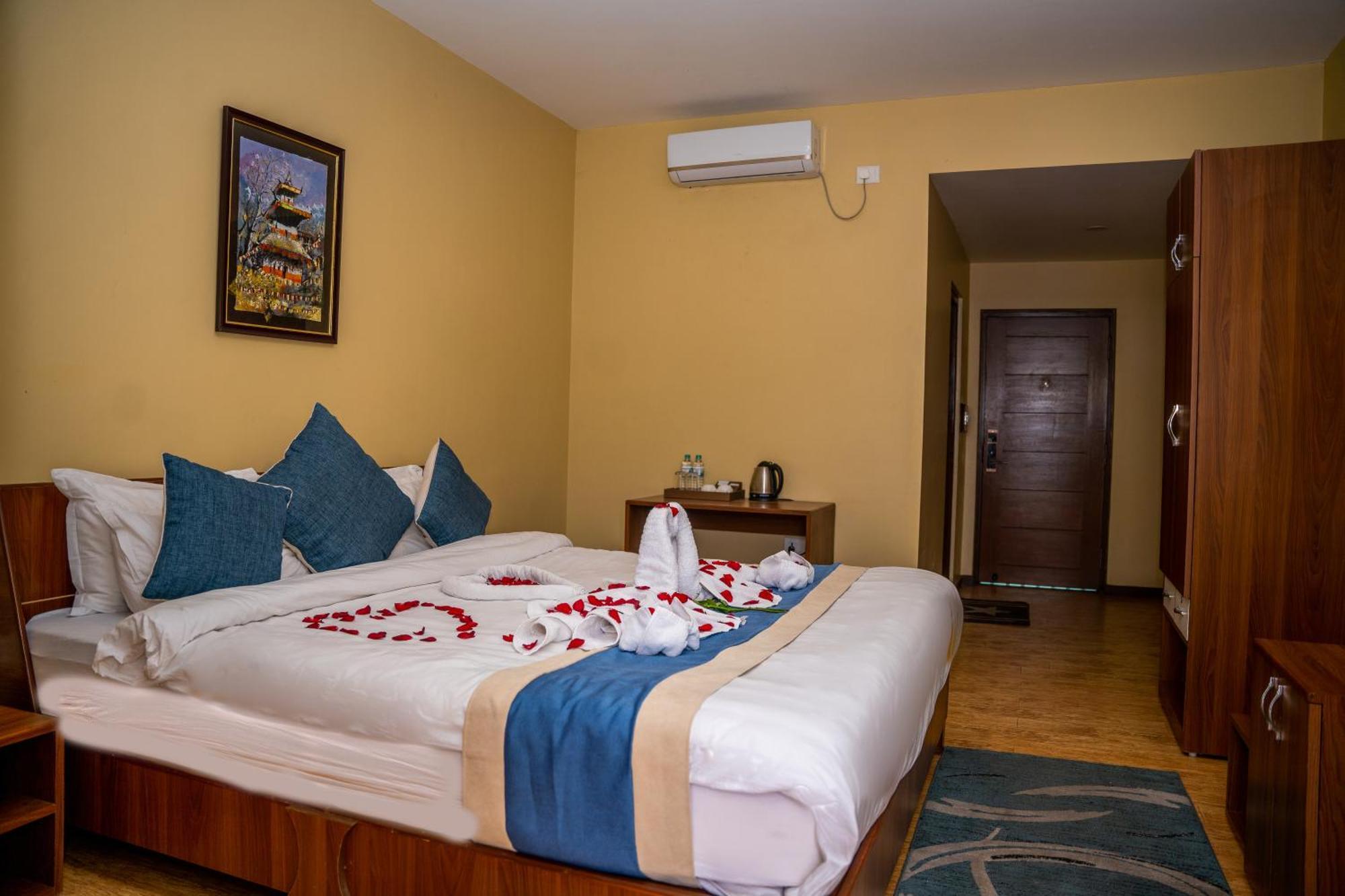 Hotel Glory Garden Pokhara Room photo