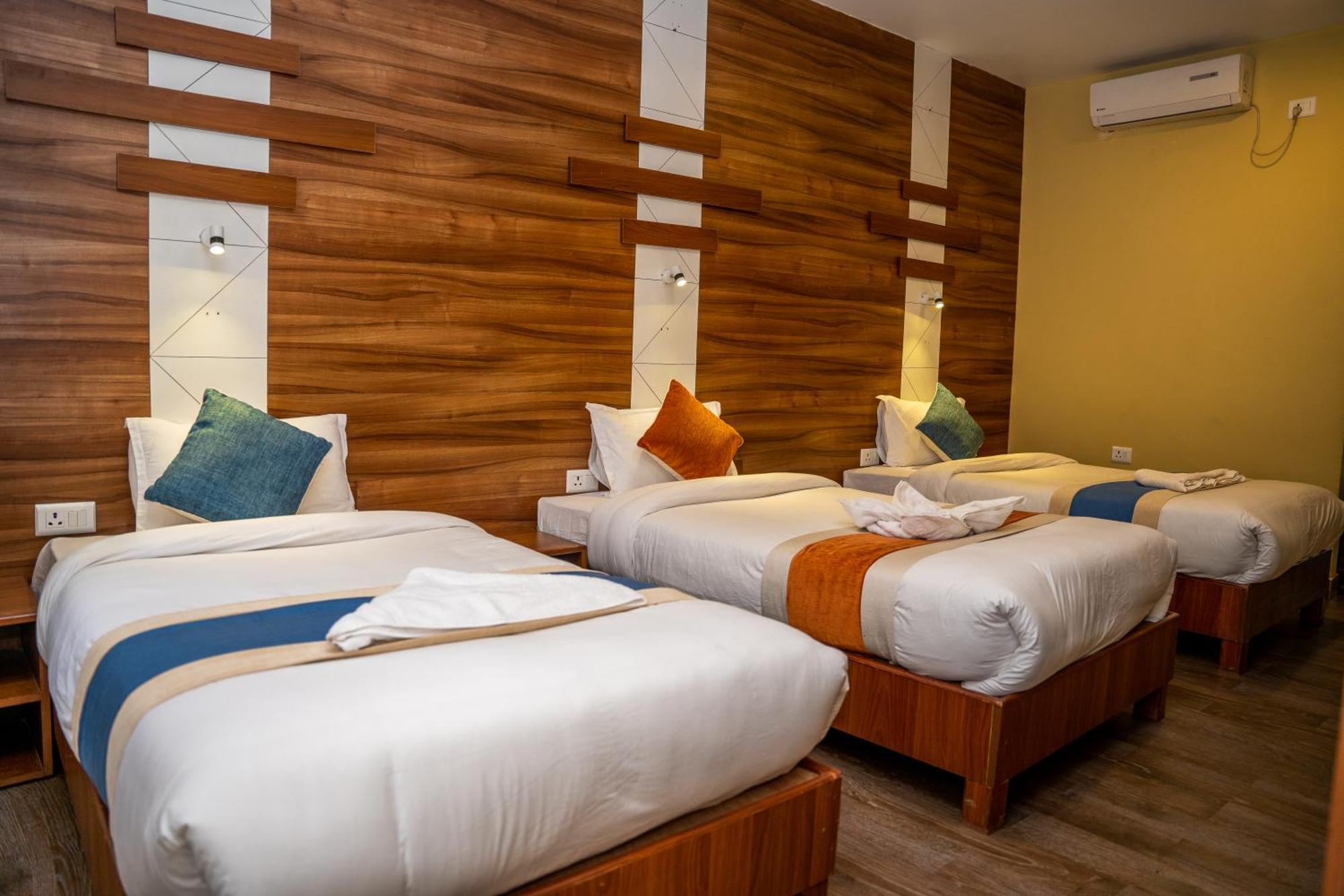Hotel Glory Garden Pokhara Room photo