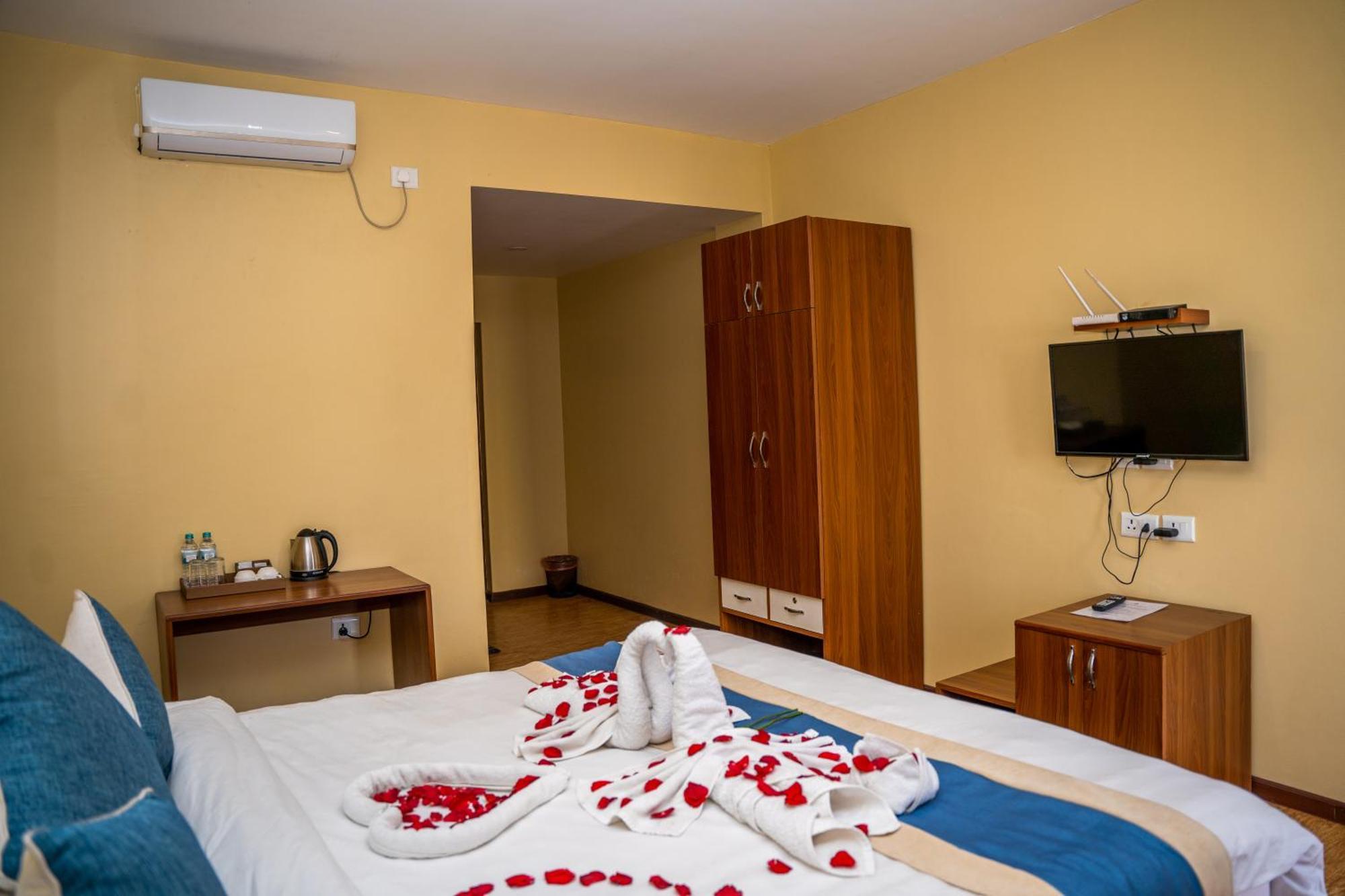 Hotel Glory Garden Pokhara Room photo