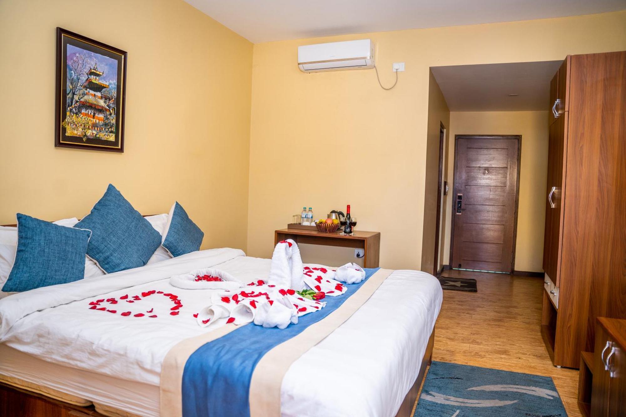 Hotel Glory Garden Pokhara Room photo